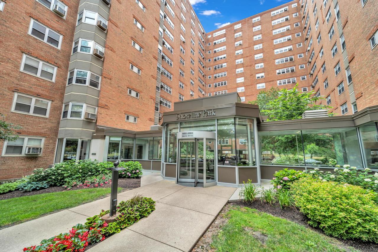4970 N Marine Dr. #825, Chicago, IL 60640