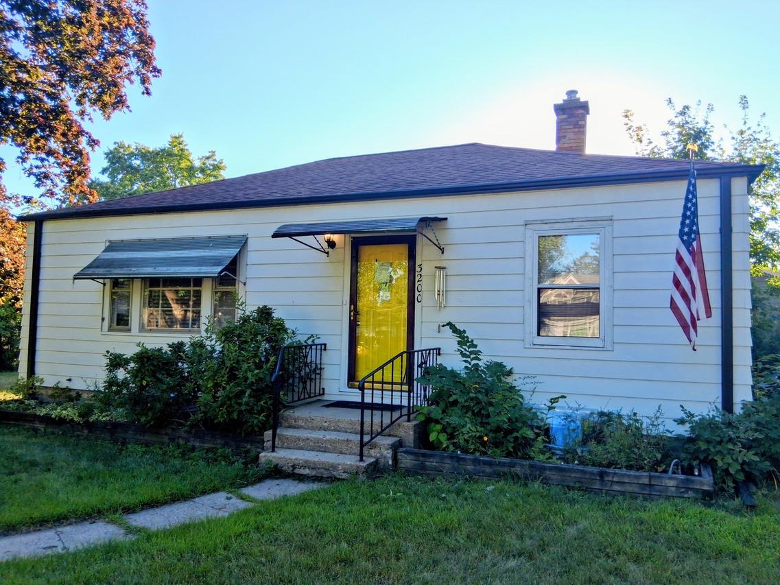 3200 Eshcol Ave., Zion, IL 60099