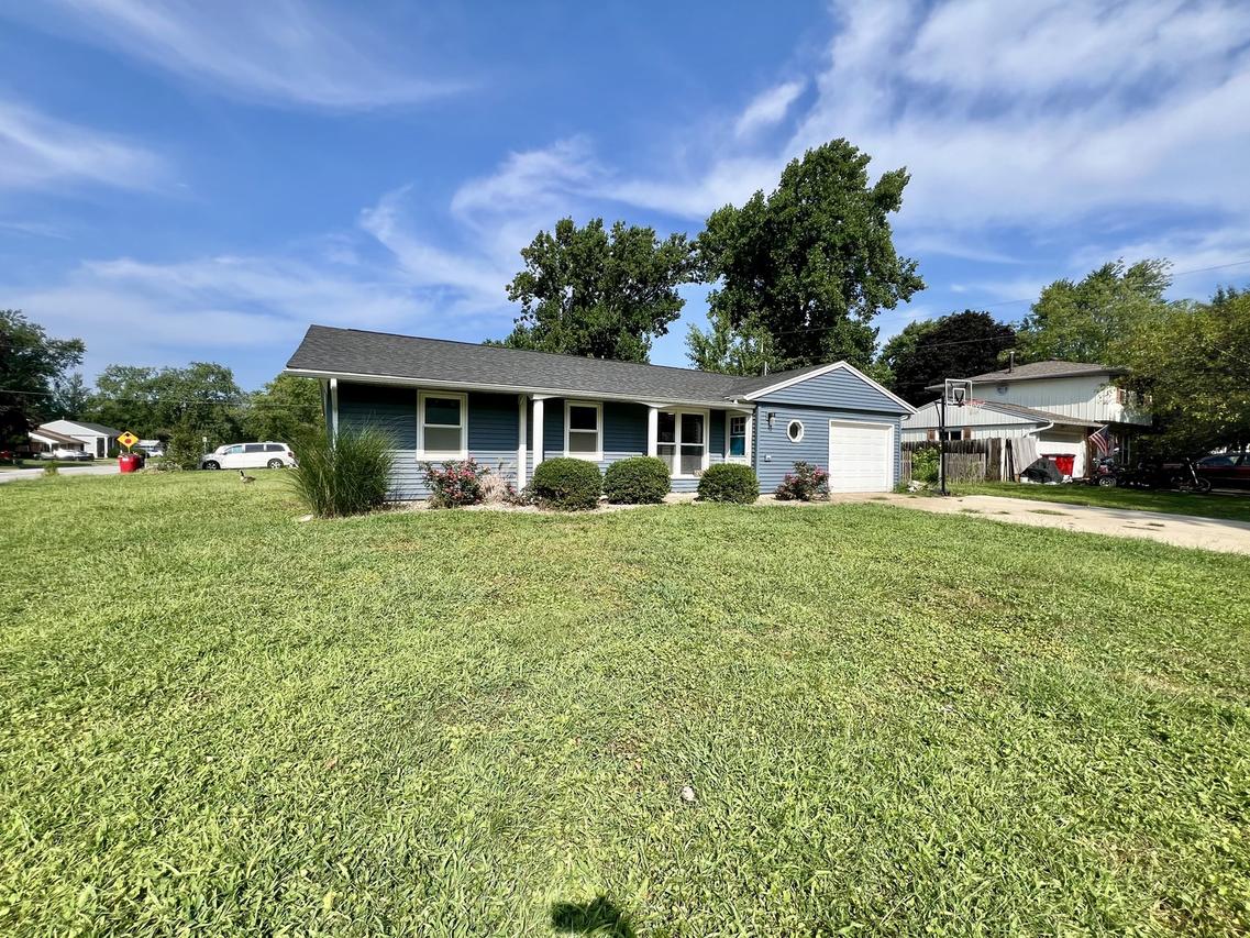 909 Westfield Dr., Champaign, IL 61821