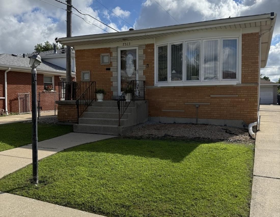 7513 S Saint Louis Ave., Chicago, IL 60652