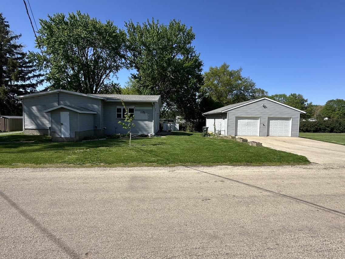 1610 W 9th St., Sterling, IL 61081