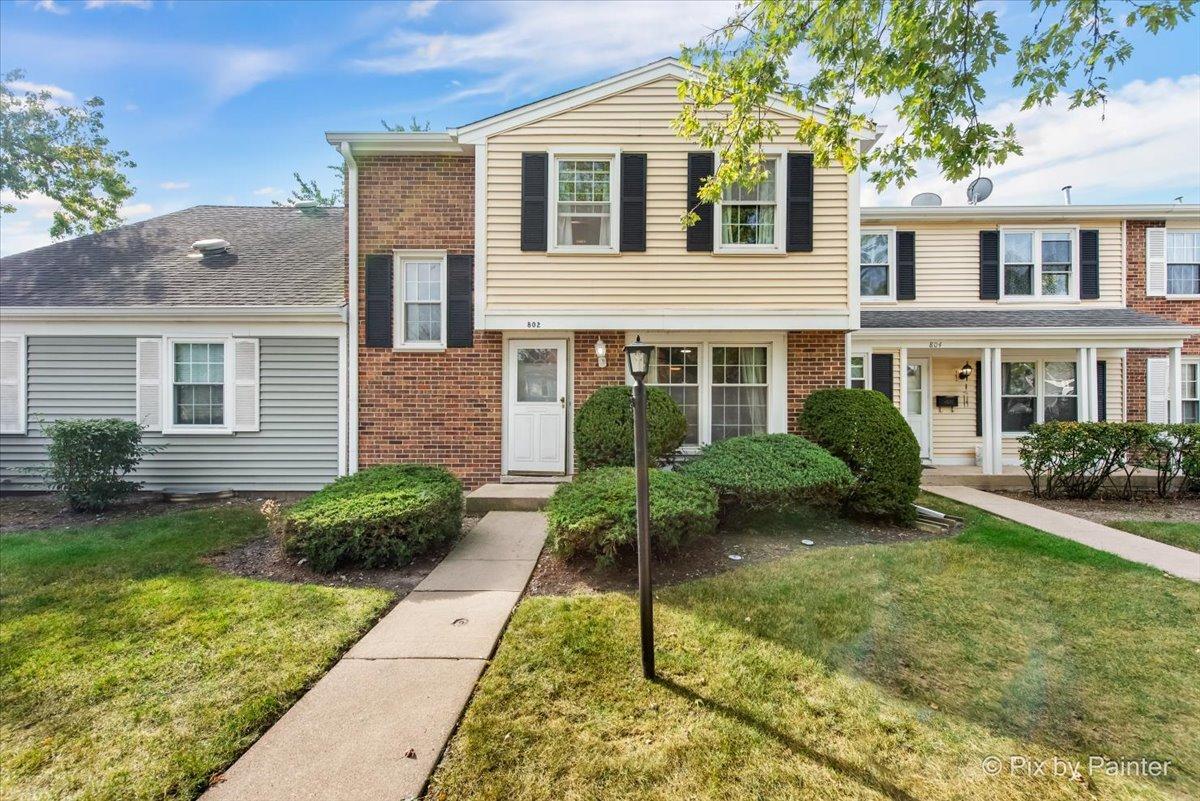802 Lexington Cir., Hanover Park, IL 60133