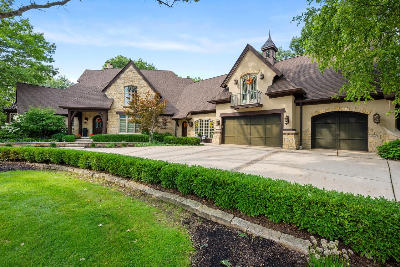361 Merry Oaks Dr., Sycamore, IL 60178