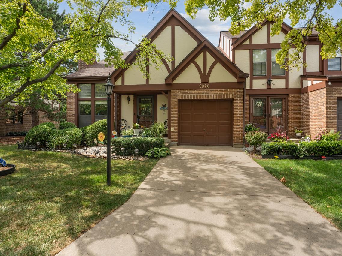 2828 Brighton Ct., Westchester, IL 60154