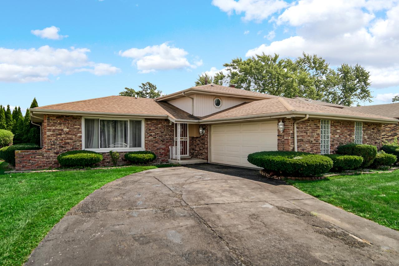 20001 Park Ave., Lynwood, IL 60411