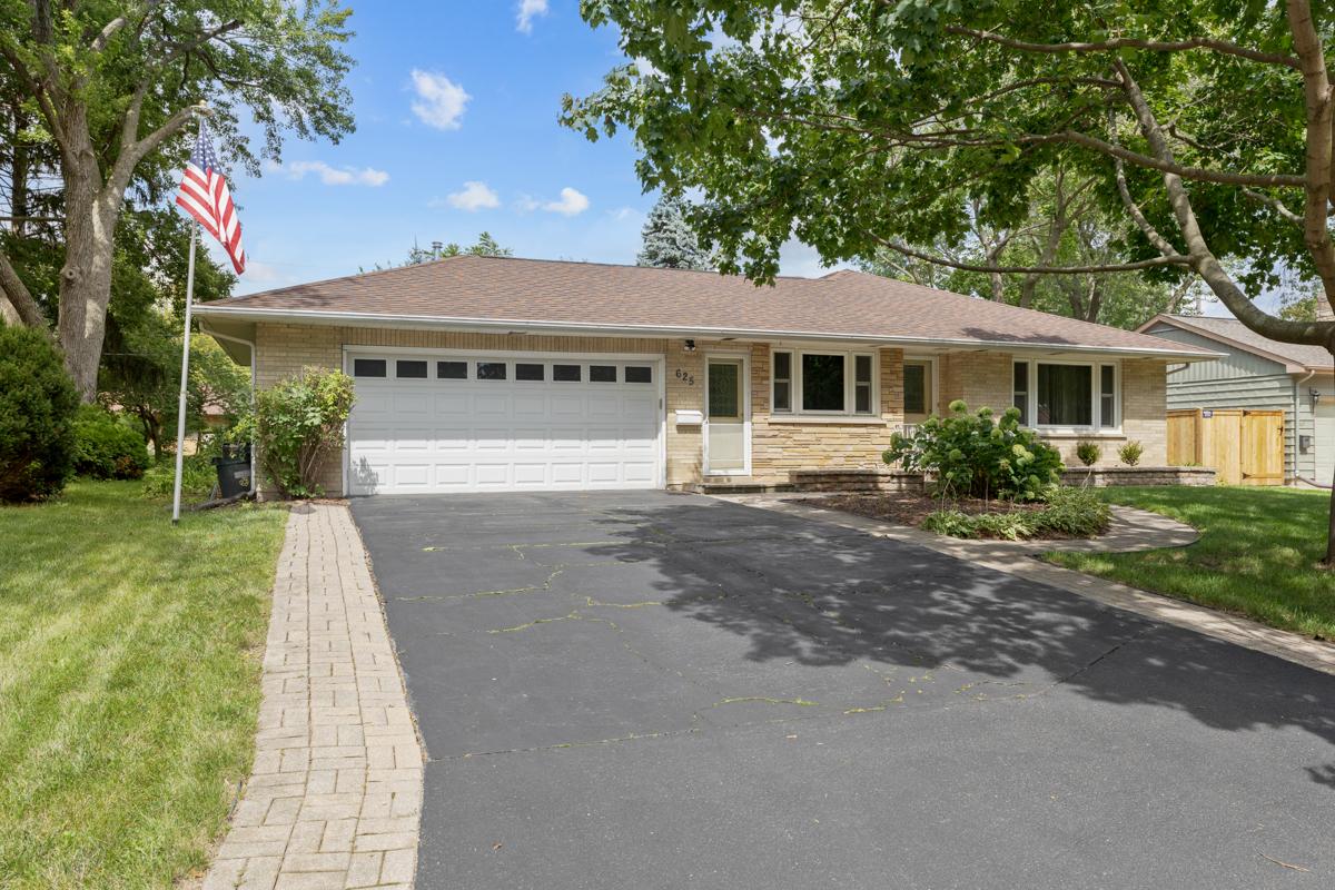 625 Park St., East Dundee, IL 60118