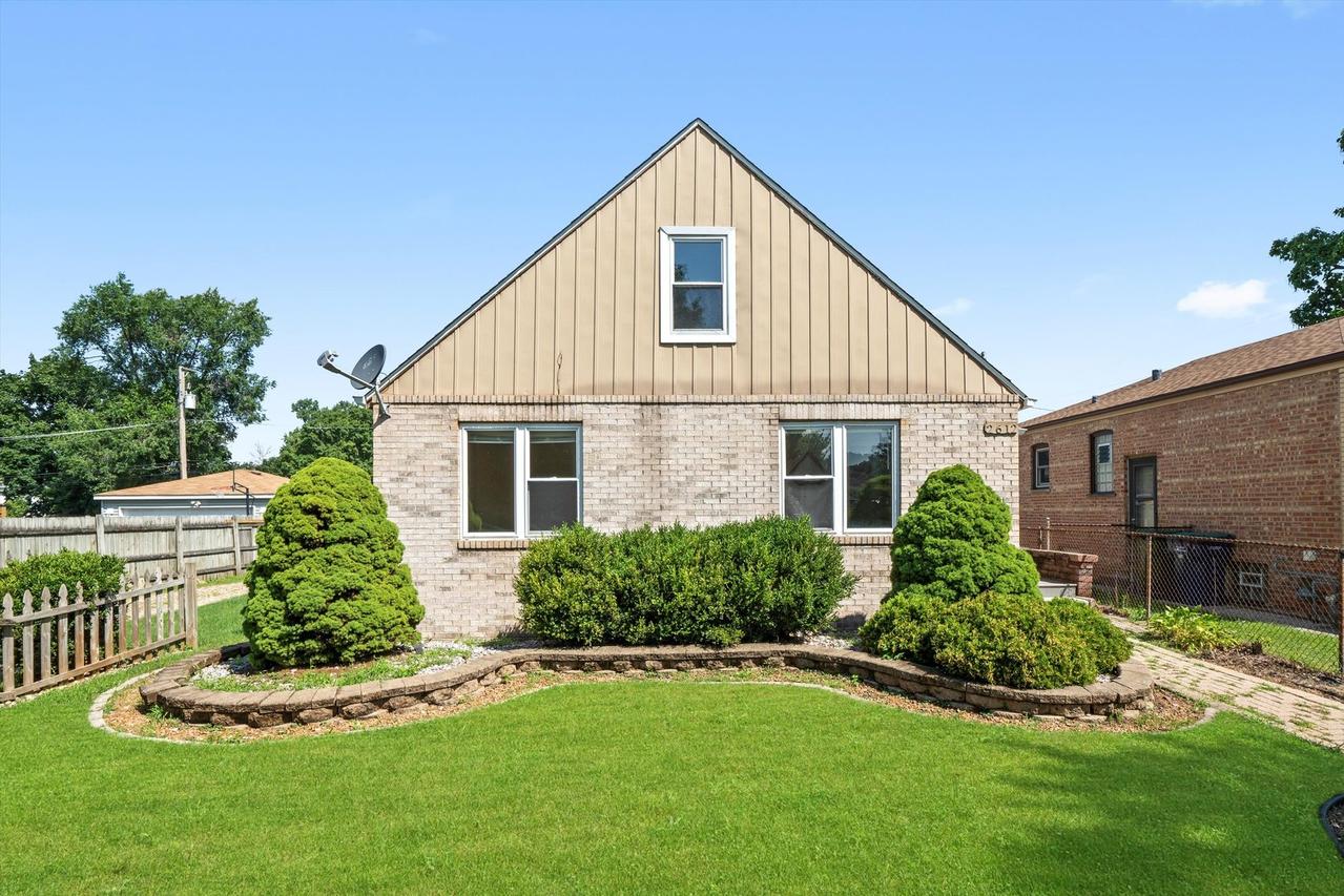 2612 W 98th St., Evergreen Park, IL 60805