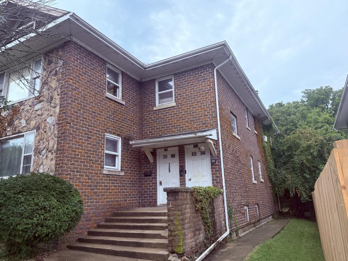 120-122 Smith Ave., Rockford, IL 61107