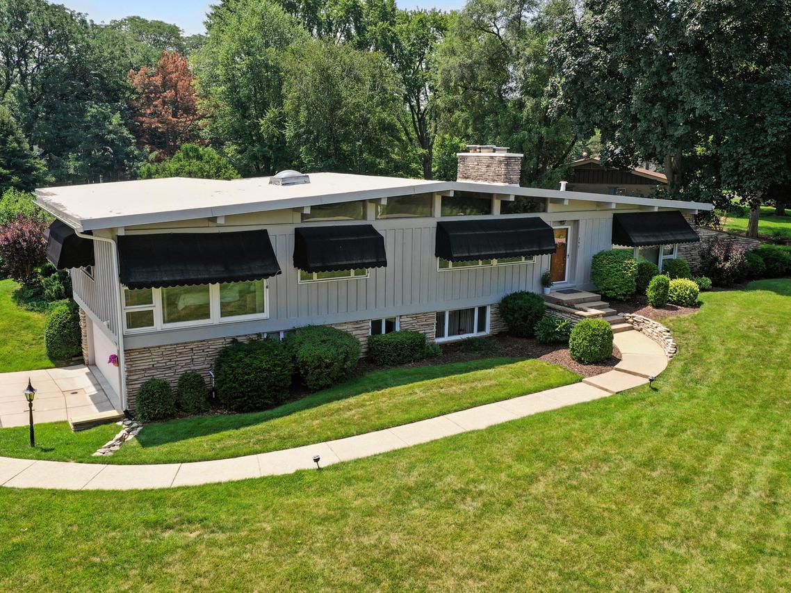347 Park Dr., Palatine, IL 60067