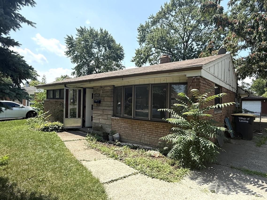 17232 Lorenz Ave., Lansing, IL 60438