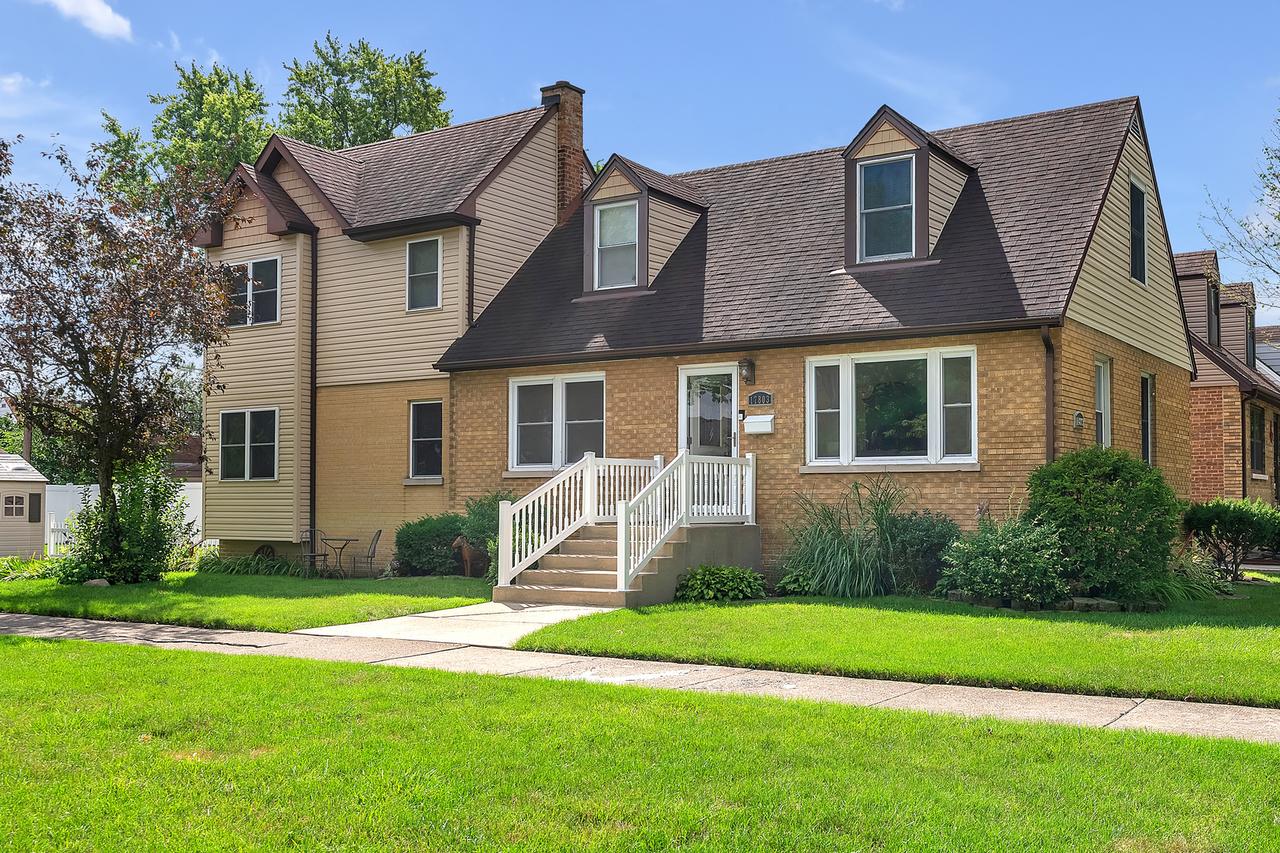 17803 Escanaba Ave., Lansing, IL 60438