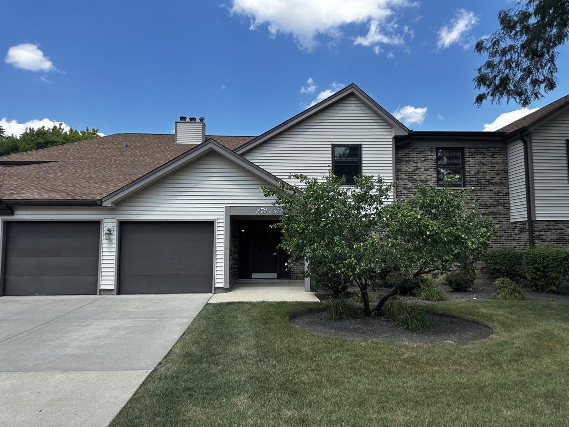 872 Stradford Cir. #16B1, Buffalo Grove, IL 60089