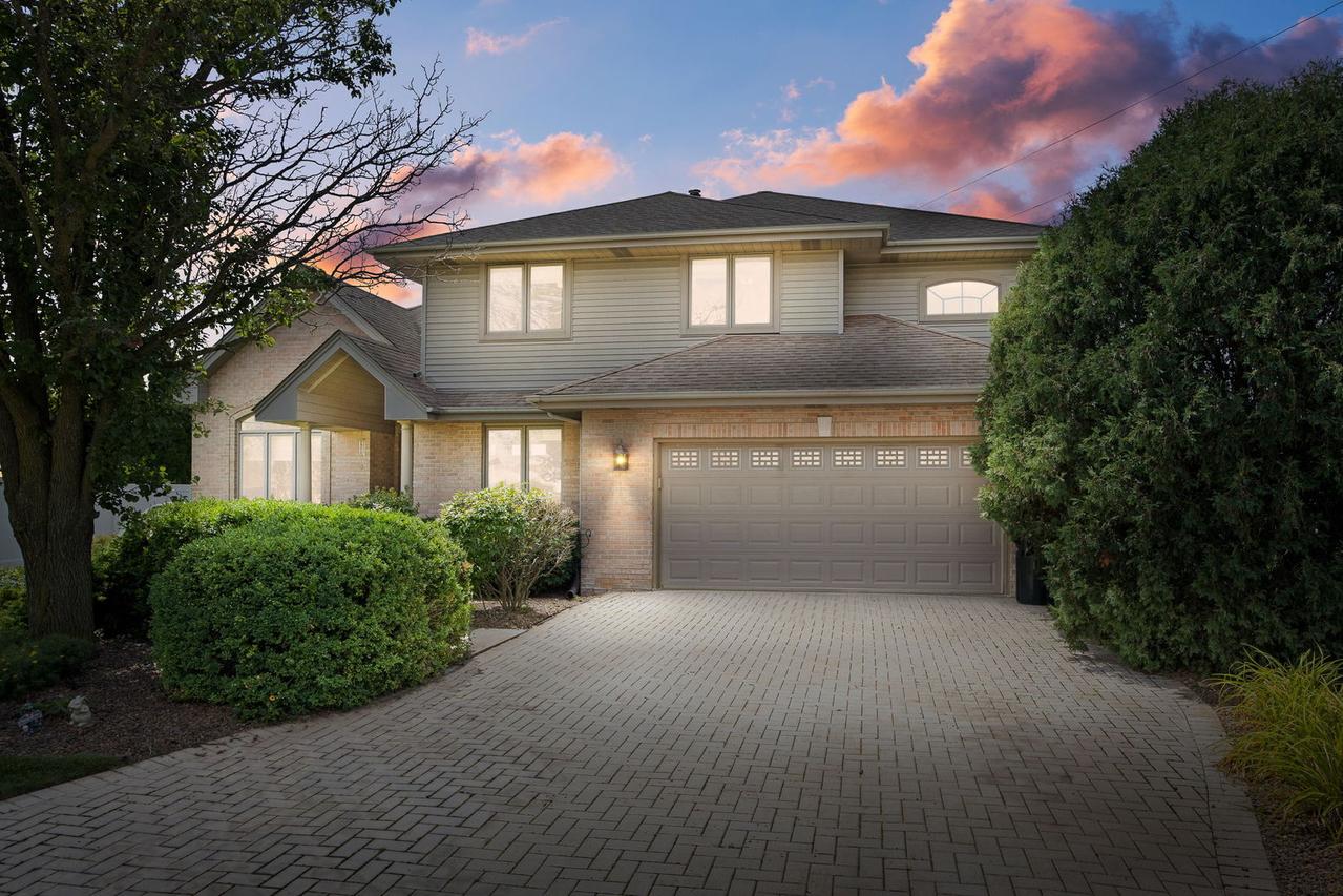 8135 Bormet Dr., Tinley Park, IL 60477