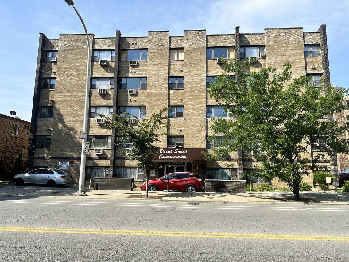 7854 S South Shore Dr. #210, Chicago, IL 60649