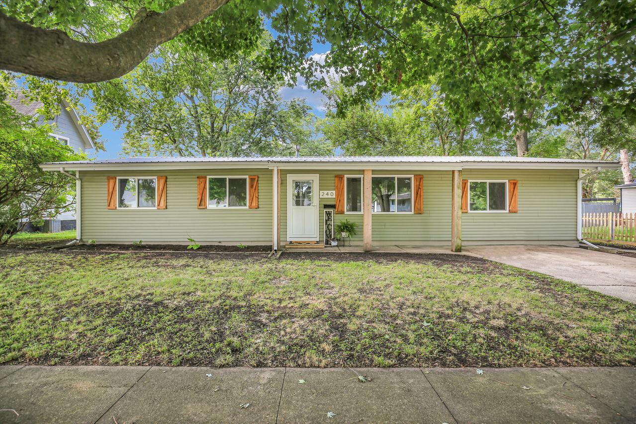 240 W Pine St., Paxton, IL 60957