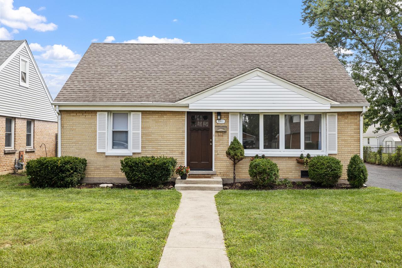 10807 Mcvicker Ave., Chicago Ridge, IL 60415