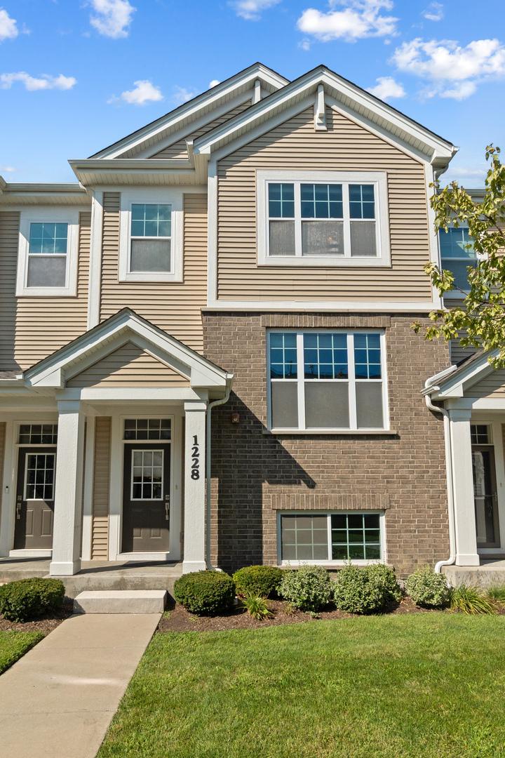 1228 W Elm St., Park Ridge, IL 60068