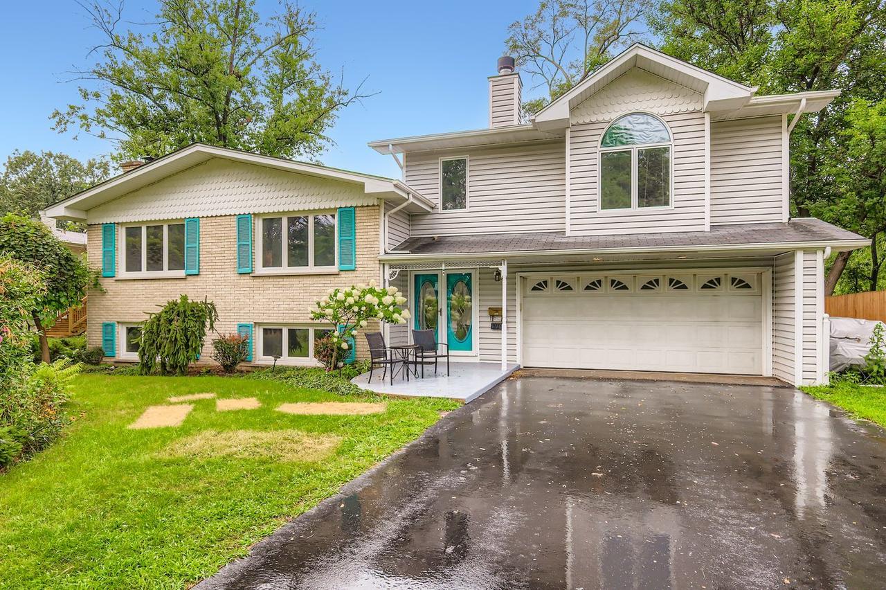 5904 Elm St., Lisle, IL 60532