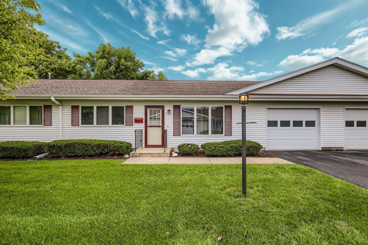 450 E Exchange St., Sycamore, IL 60178