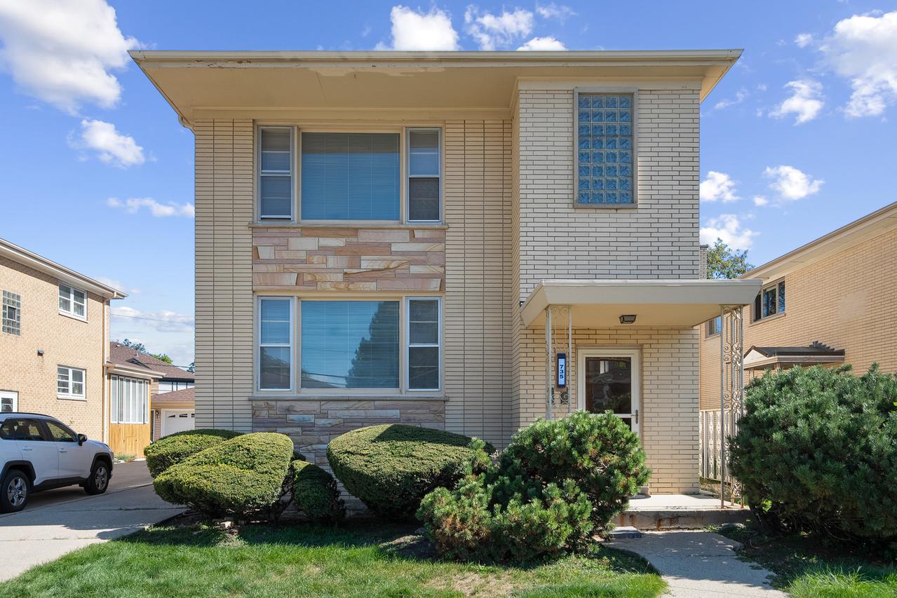 735 N Northwest Hwy., Park Ridge, IL 60068