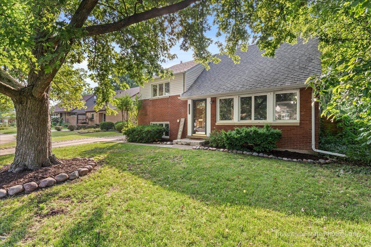 18530 Stedhall Rd., Homewood, IL 60430
