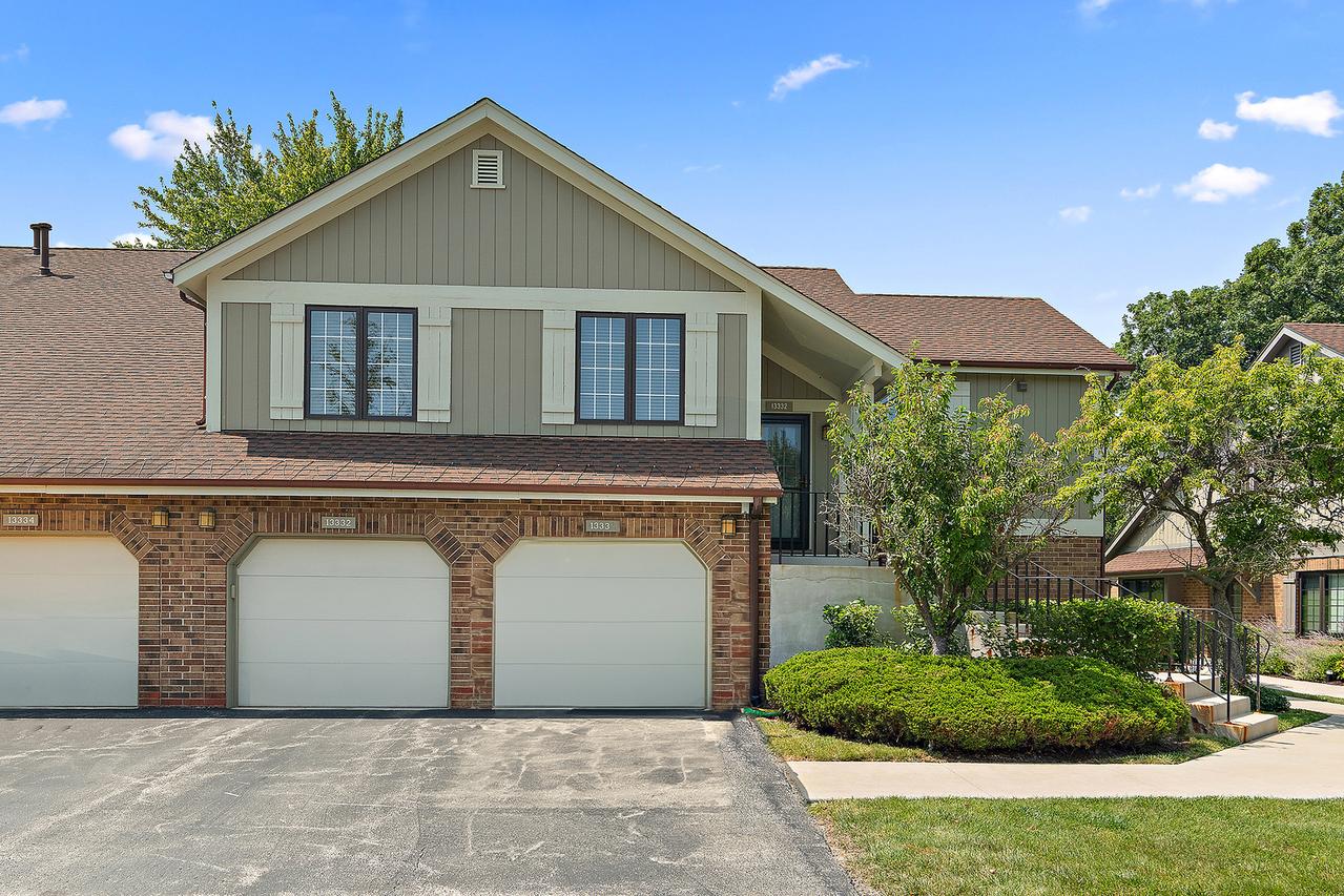 13332 S Oakview Ct. #V4, Palos Heights, IL 60463