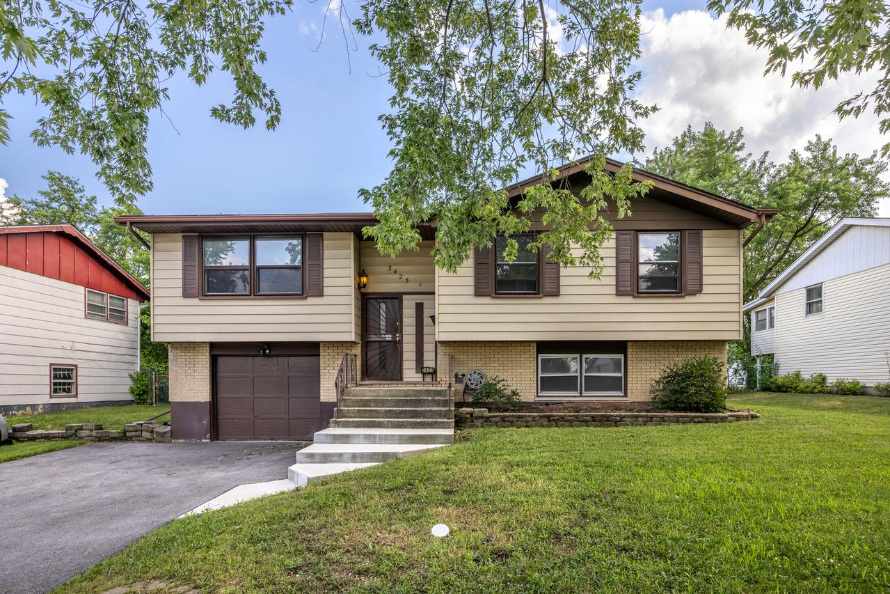 3425 Birchwood Dr., Hazel Crest, IL 60429