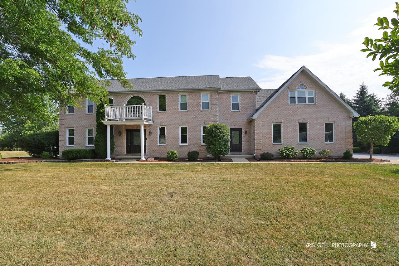 1 Sandpiper Ln., Hawthorn Woods, IL 60047