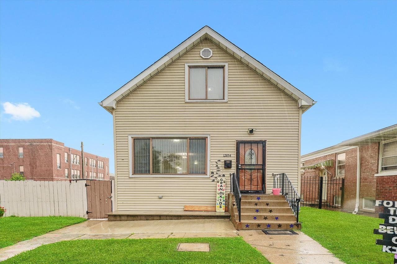 12854 Winchester Ave., Blue Island, IL 60406
