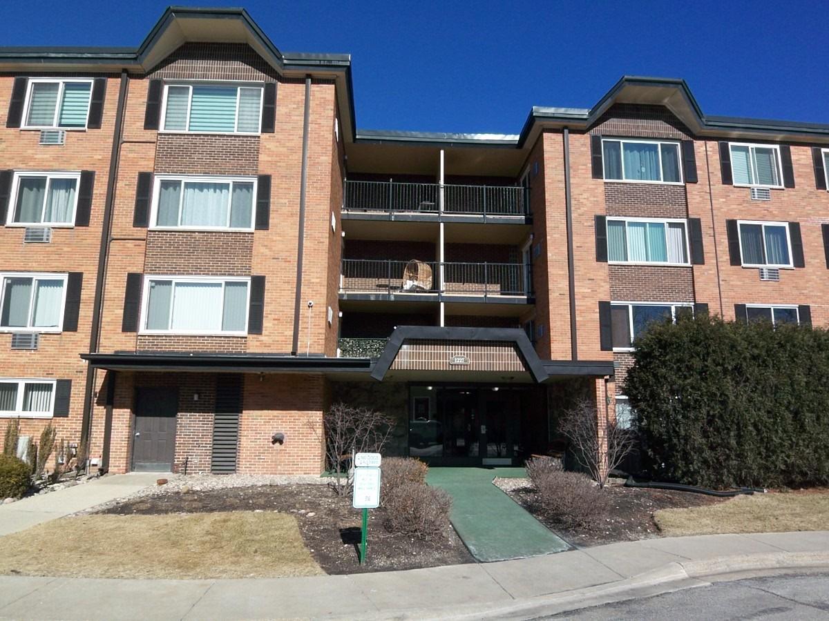 1227 S Old Wilke Rd. #306, Arlington Heights, IL 60005