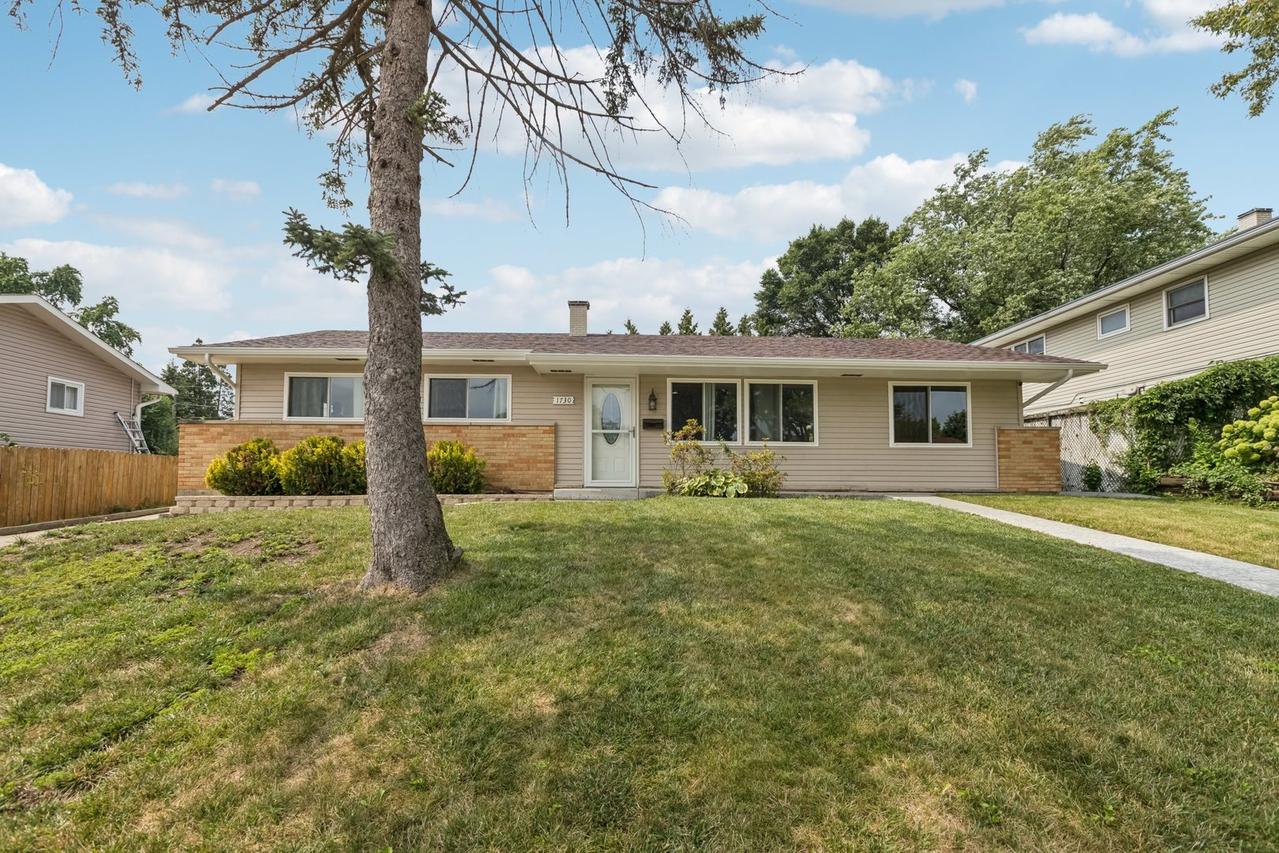 1730 Pierce Rd., Hoffman Estates, IL 60169