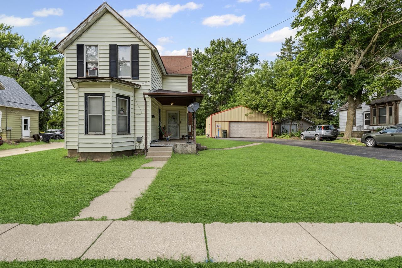 105 E Main St., Genoa, IL 60135