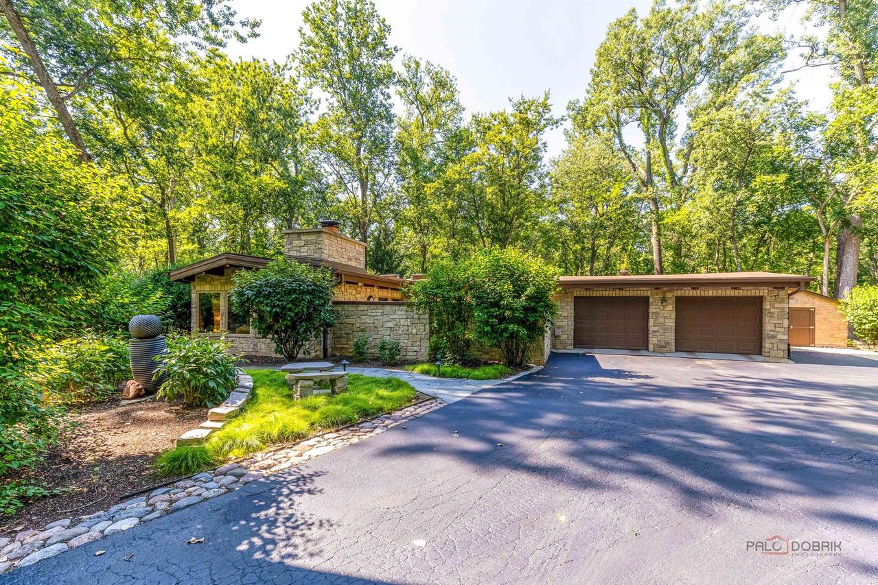3030 Orange Brace Rd., Riverwoods, IL 60015