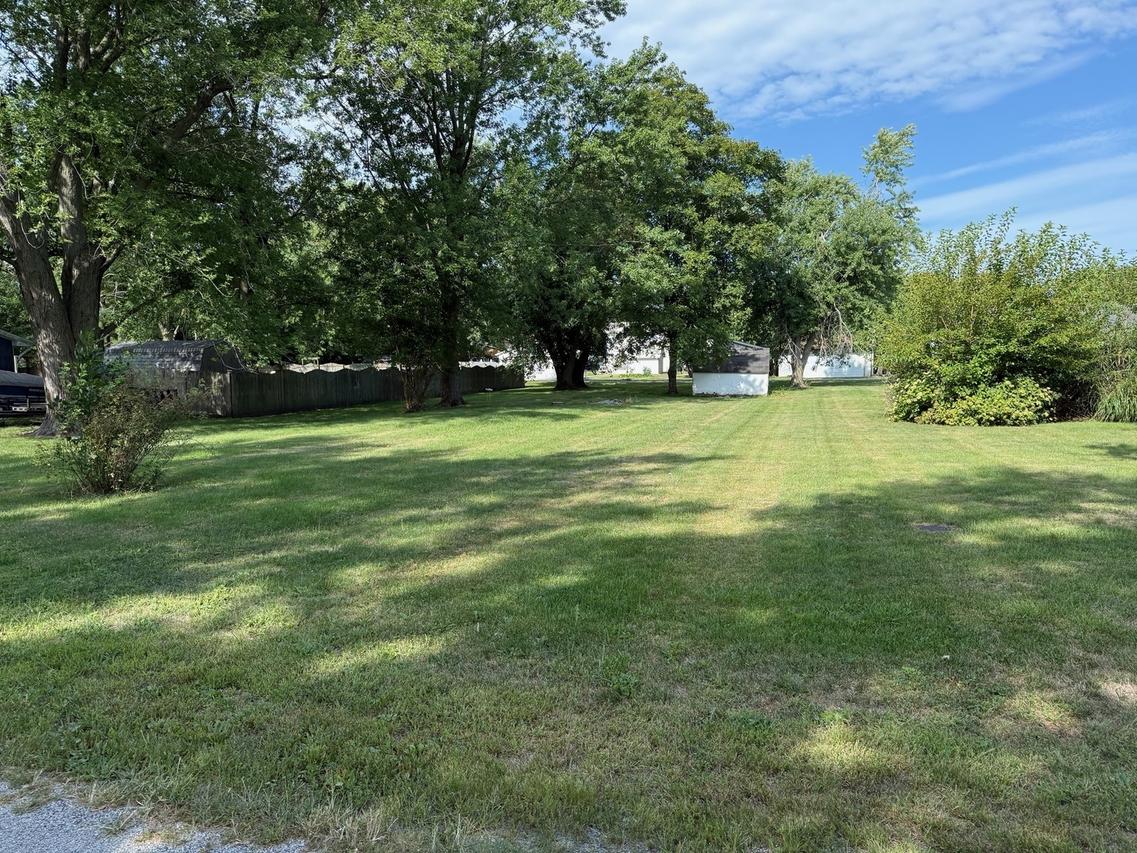 325 N Ridge St., Arcola, IL 61910