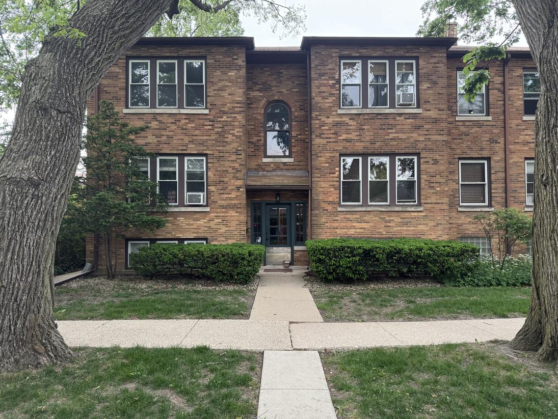 207 W Quincy St. #GARD, Riverside, IL 60546