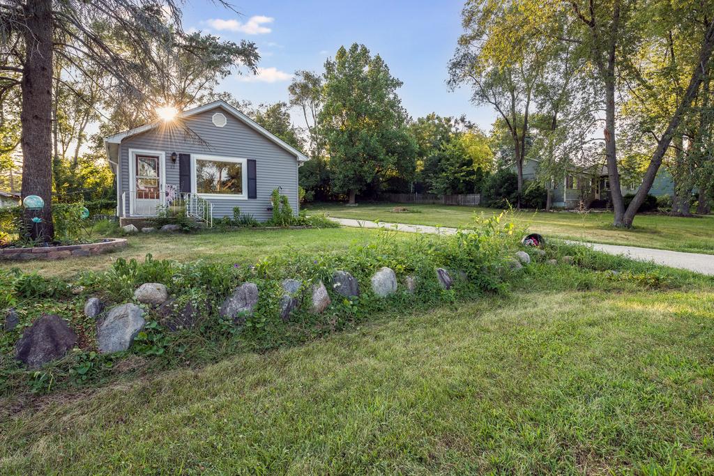 12 Meadow Ln., Oakwood Hills, IL 60013