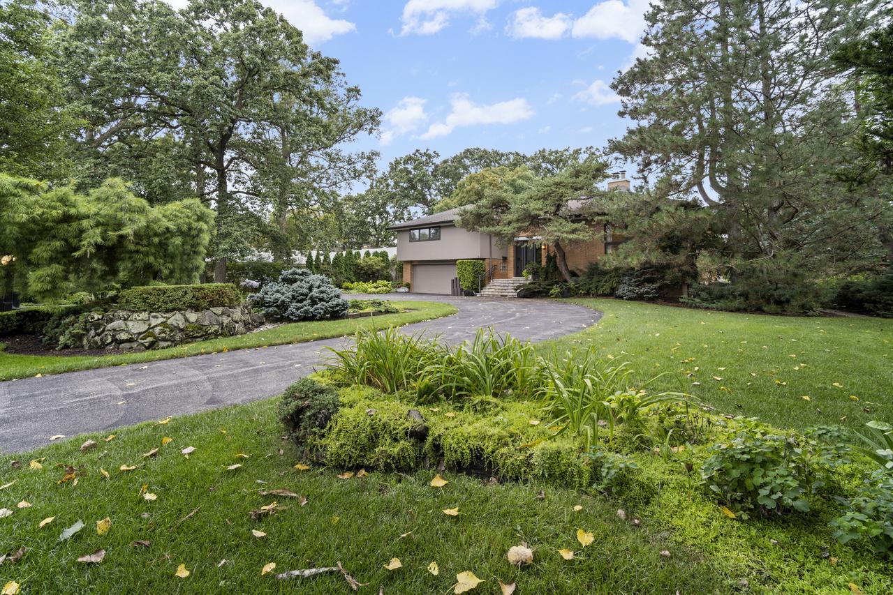 1230 Fairfield Rd., Glencoe, IL 60022
