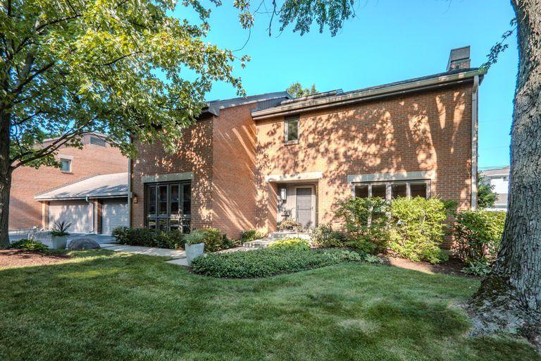 33 Park Ln., Park Ridge, IL 60068