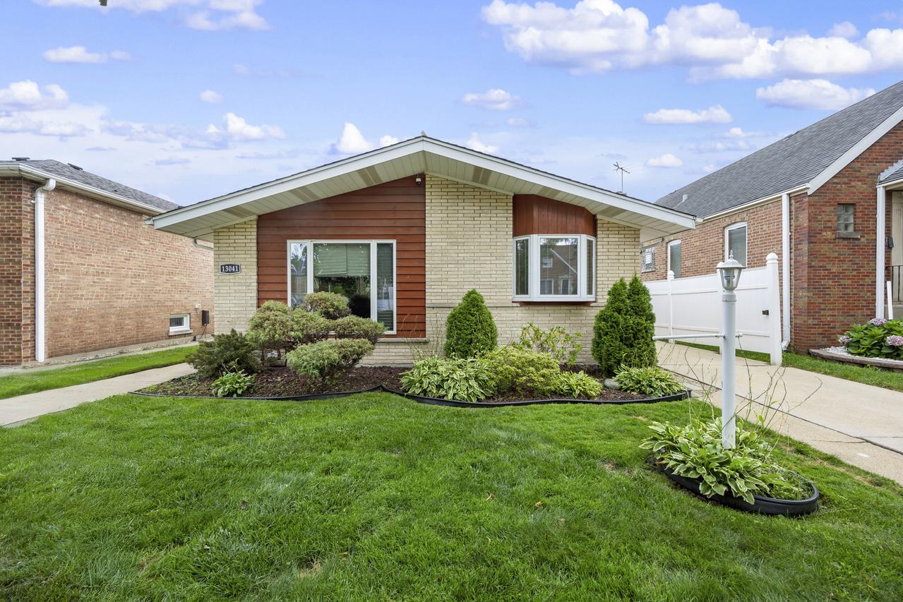 13041 S Muskegon Ave., Chicago, IL 60633