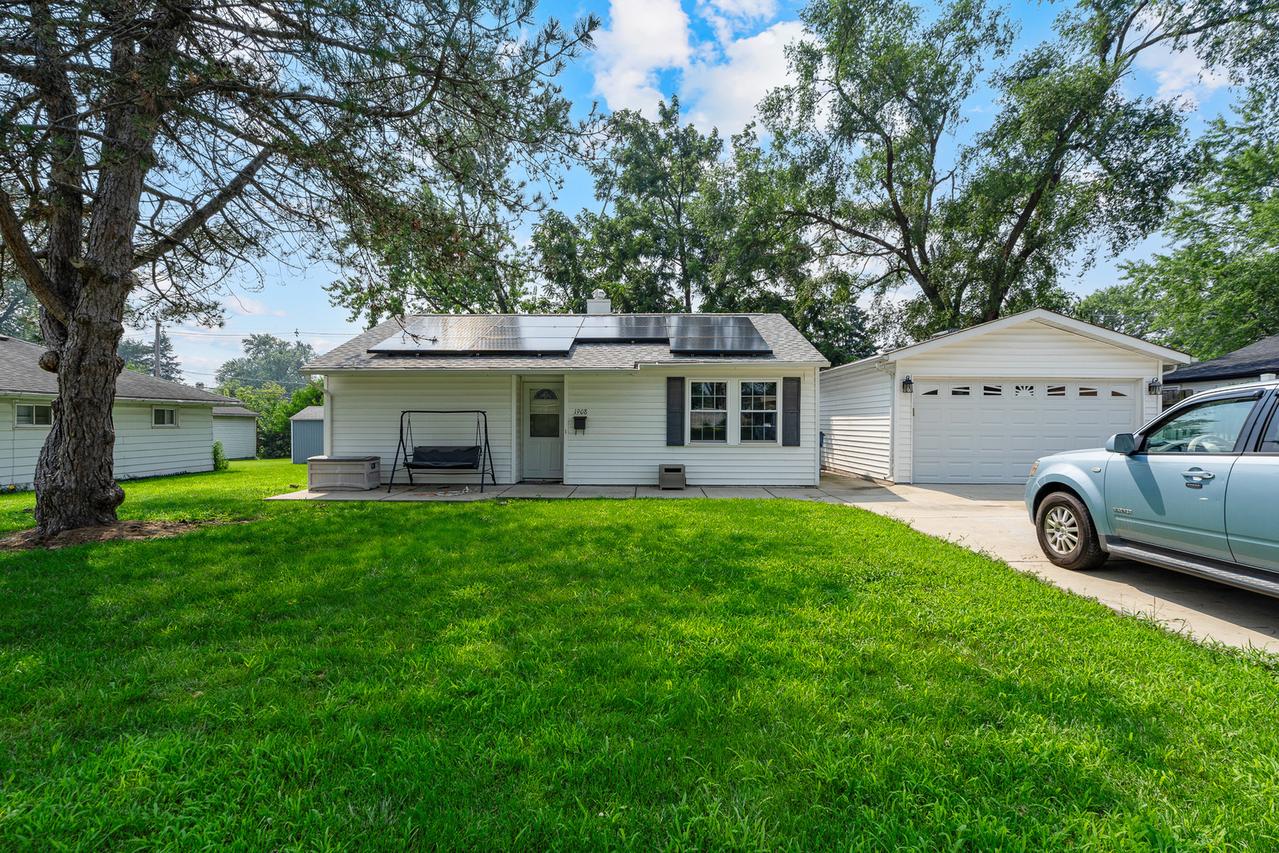1908 Innercircle Dr., Crest Hill, IL 60403