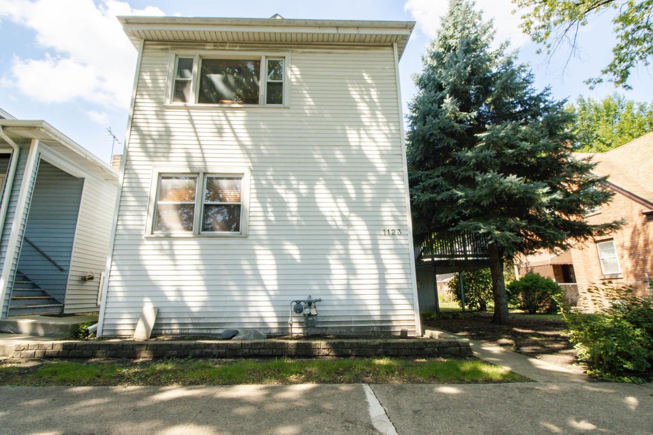 1123 Hannah Ave., Forest Park, IL 60130