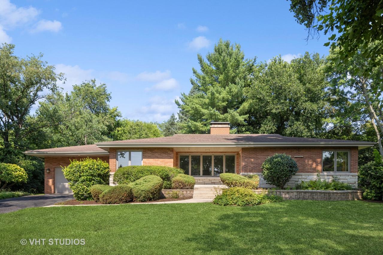 6411 Pontiac Dr., Indian Head Park, IL 60525