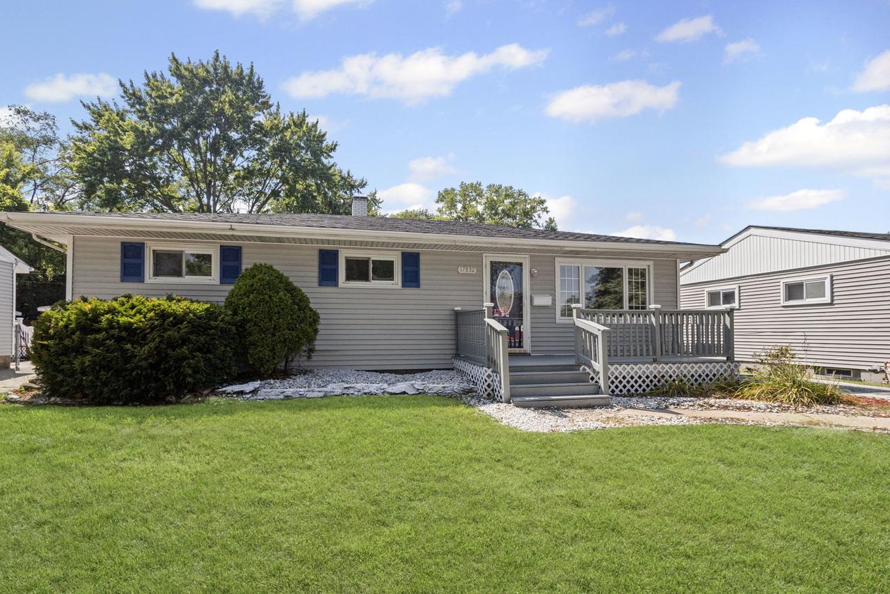 17832 Burnham Ave., Lansing, IL 60438