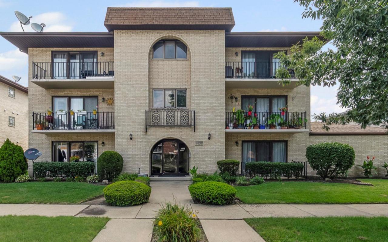 9535 S 53rd Ave. #3S, Oak Lawn, IL 60453