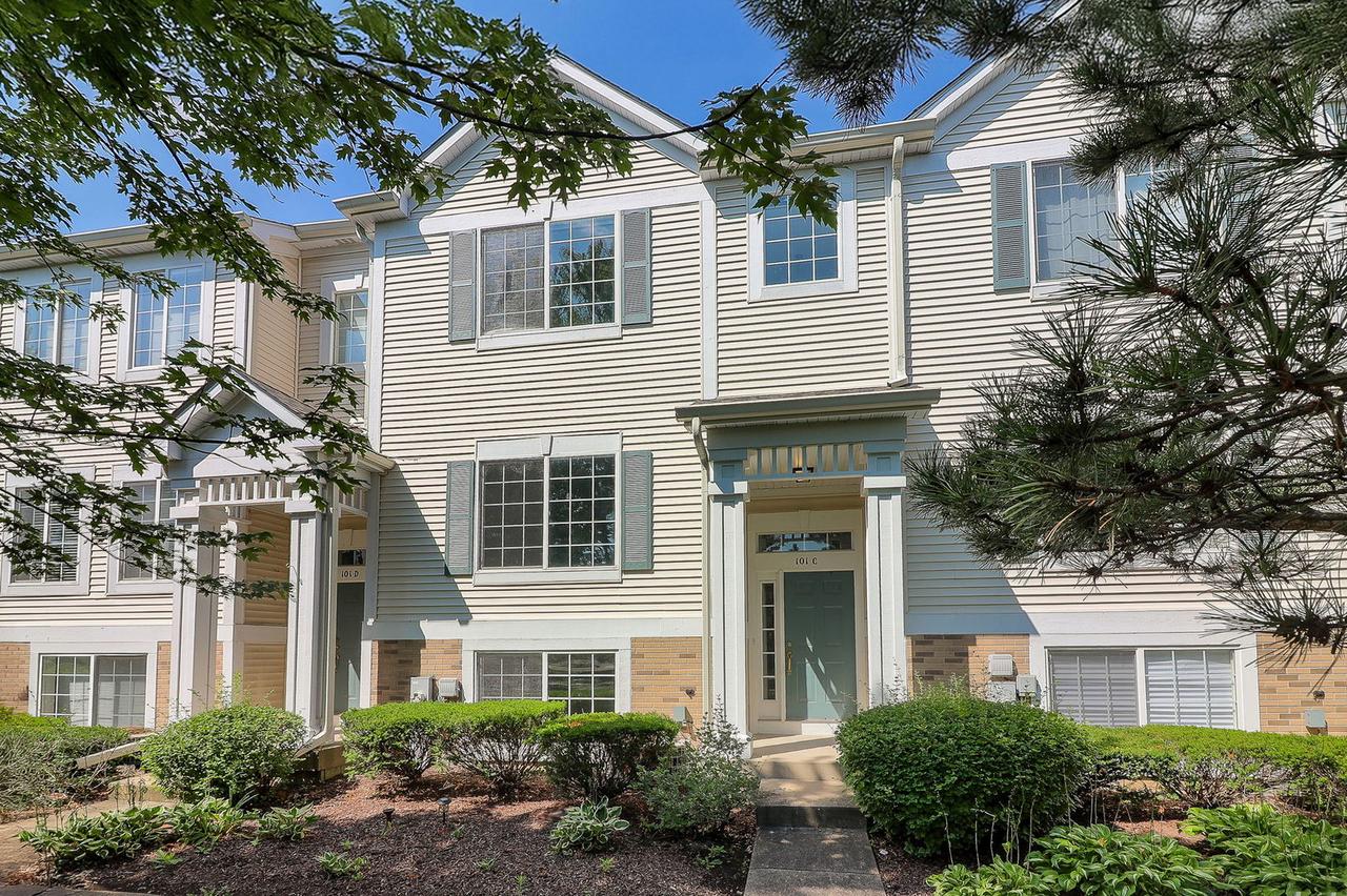 101 Enclave Cir. #C, Bolingbrook, IL 60440