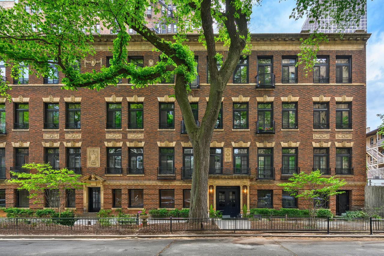 21 E Elm St. #3D, Chicago, IL 60611