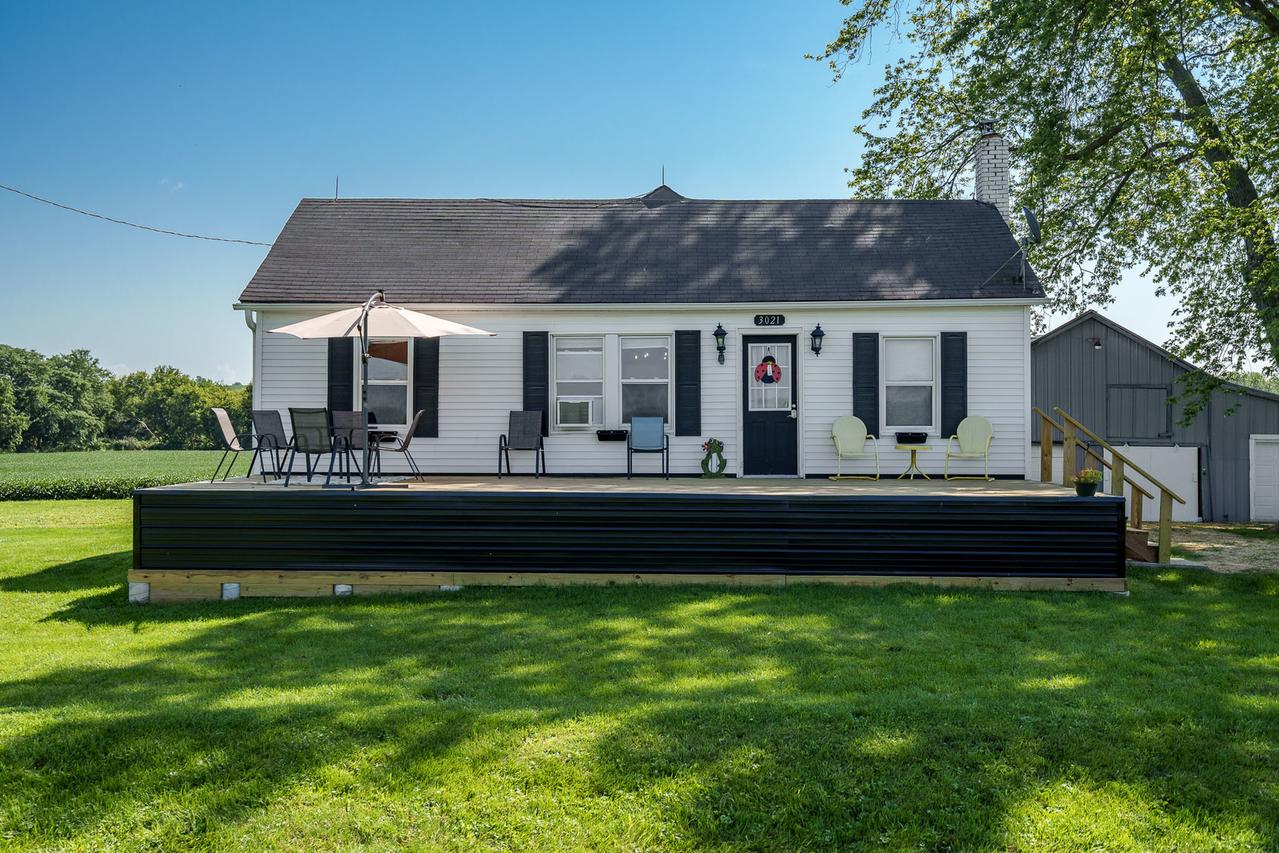 3021 N Dakota Rd., Freeport, IL 61032