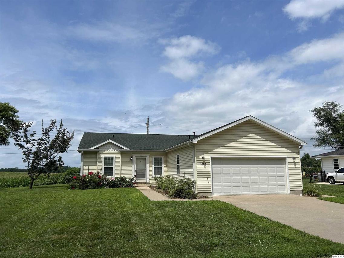 1007 N Lyn Mar Dr, Quincy, IL 62305