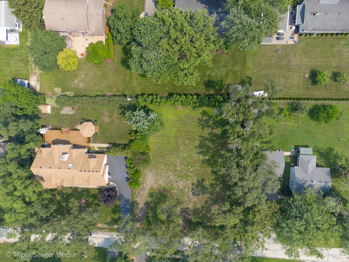 7213 Giddings Ave., Burr Ridge, IL 60527