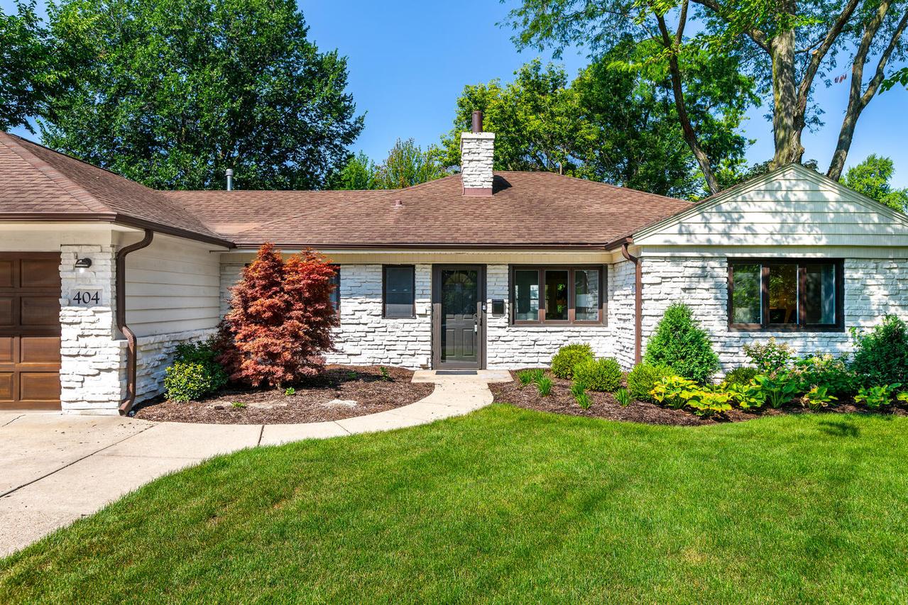 404 S York St., Elmhurst, IL 60126